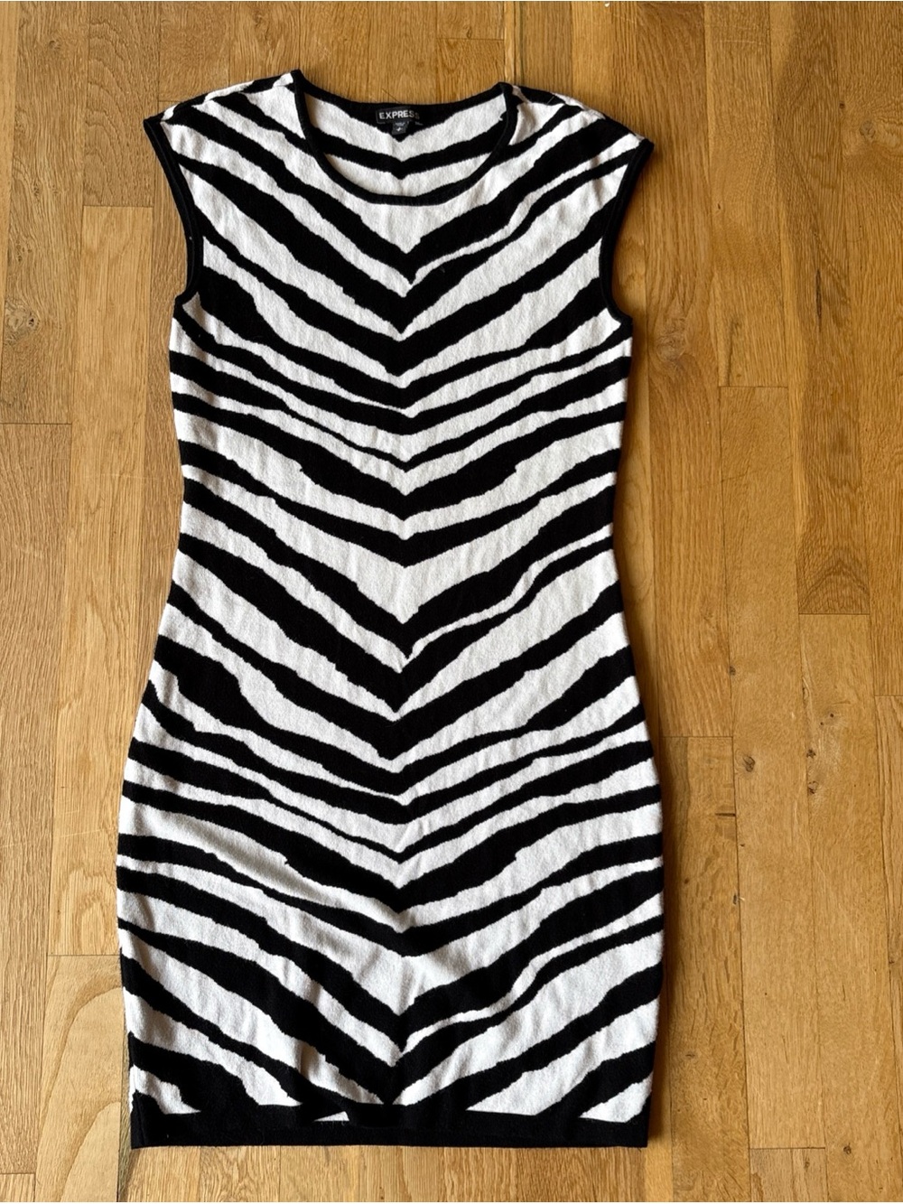 Express Black and White Zebra-Stripe Sleeveless Bodycon Dress